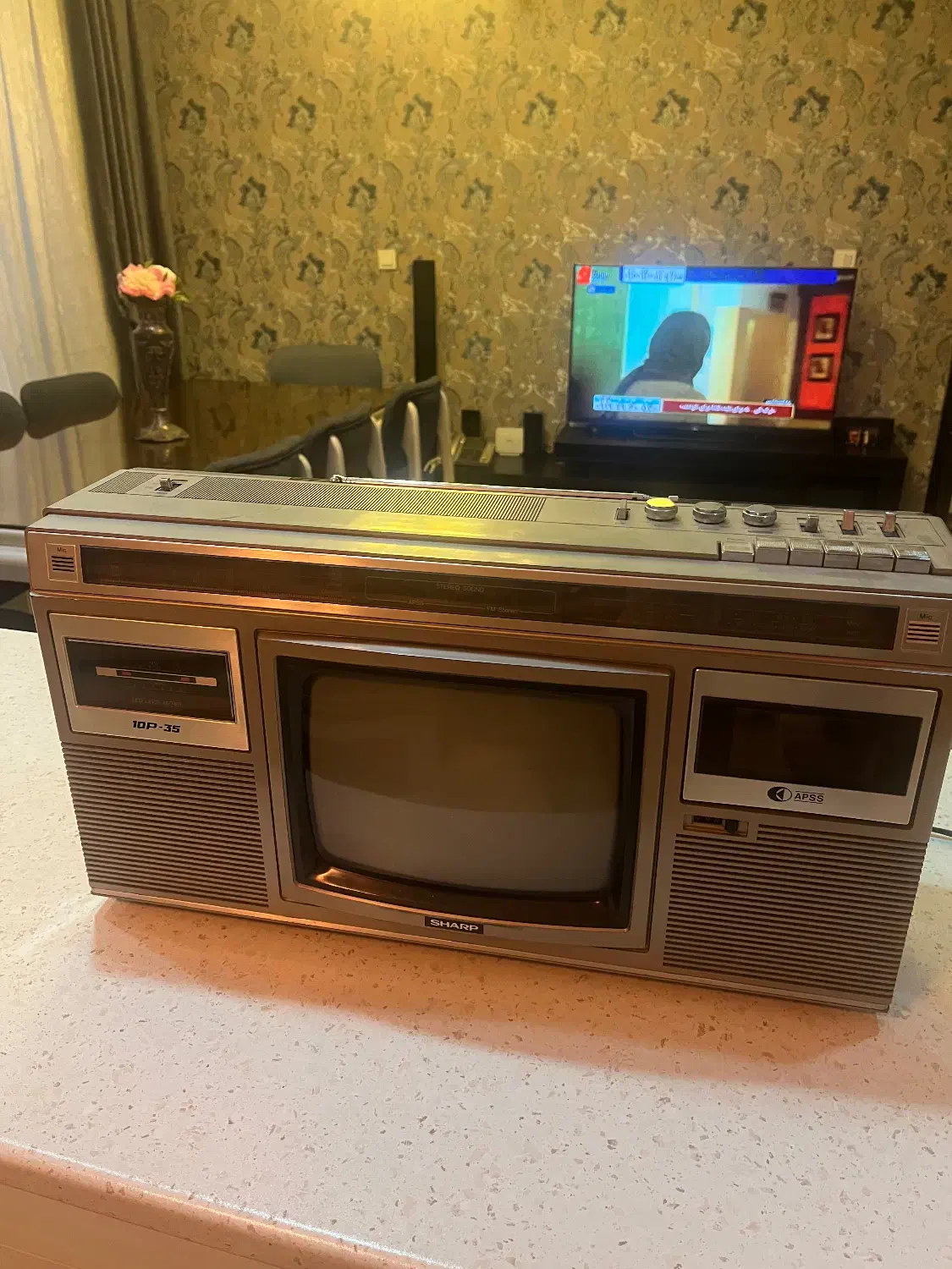 رادیو ظبط و پخش و تلویزیون  قدیمی|کلکسیون اشیاء عتیقه|تهران, زعفرانیه|دیوار