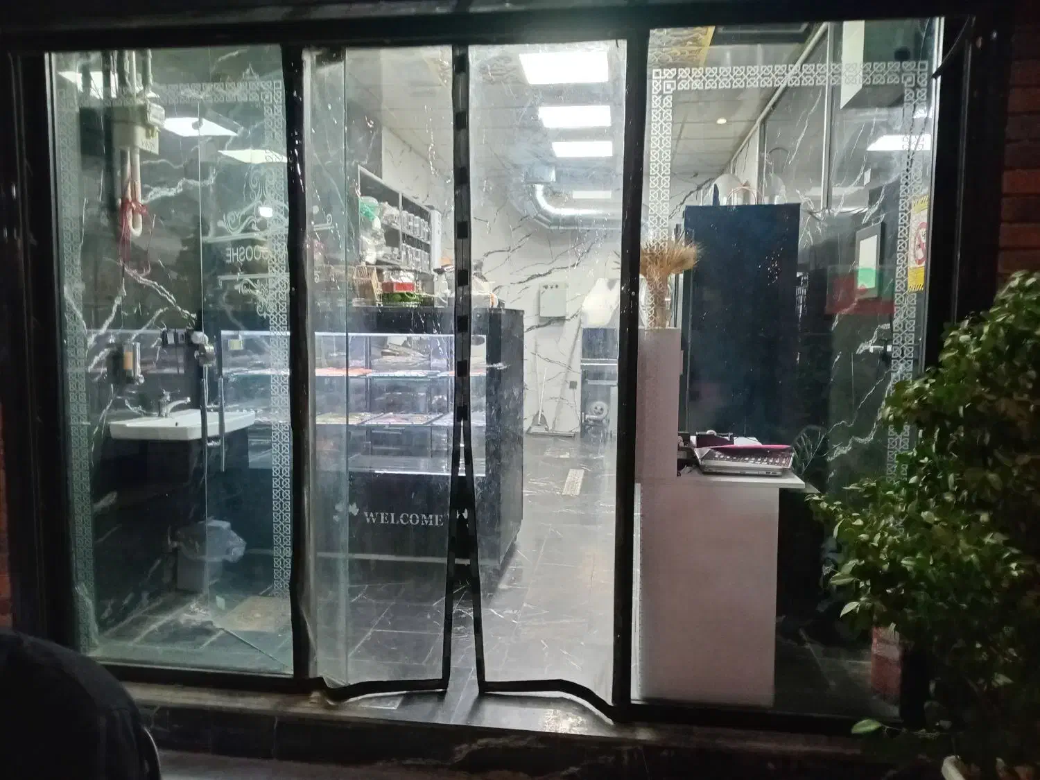 رهن مغازه با تمام تجهیزات|اجارهٔ مغازه و غرفه|شاهین‌شهر, اقبال لاهوری|دیوار