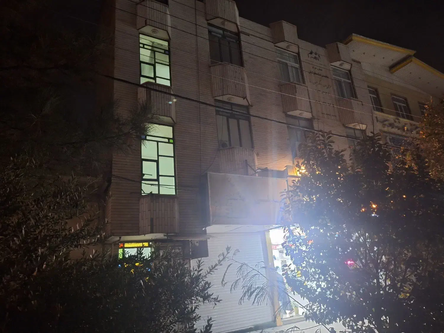 ۱۴۴متر در۲ طبقه واحد اداری فروشی مستقل بلوارامین|فروش دفتر کار، اتاق اداری، مطب|قم, بلوار امین و ساحلی|دیوار