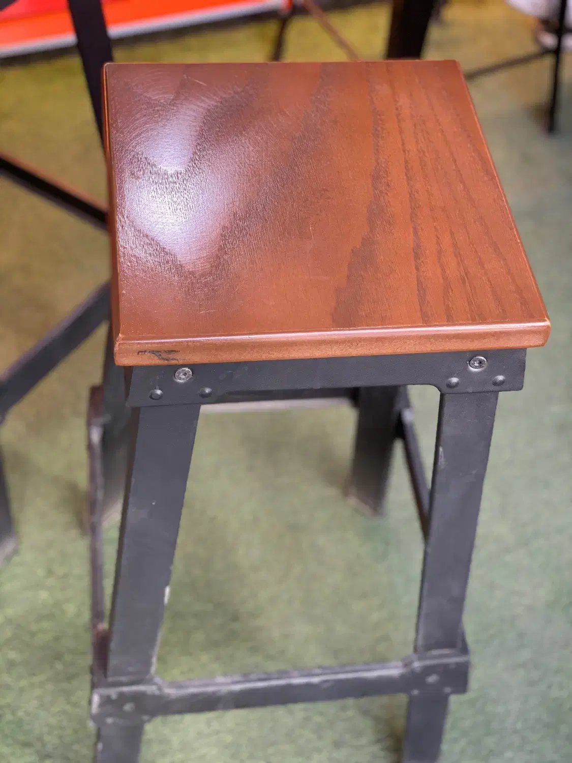 صندلی|صندلی و نیمکت|رامهرمز, |دیوار