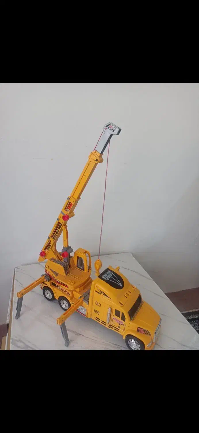 جرثقیل|اسباب‌بازی بچه|زنجان, |دیوار