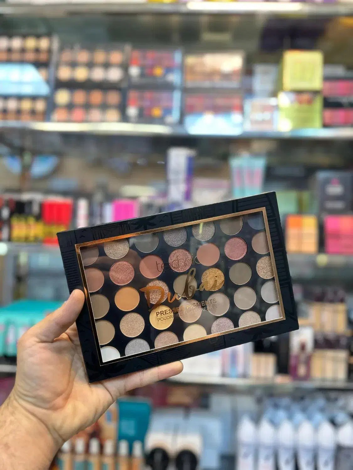 فروشنده لوازم ارایشی|استخدام خدمات فروشگاه و رستوران|تهران, ونک|دیوار