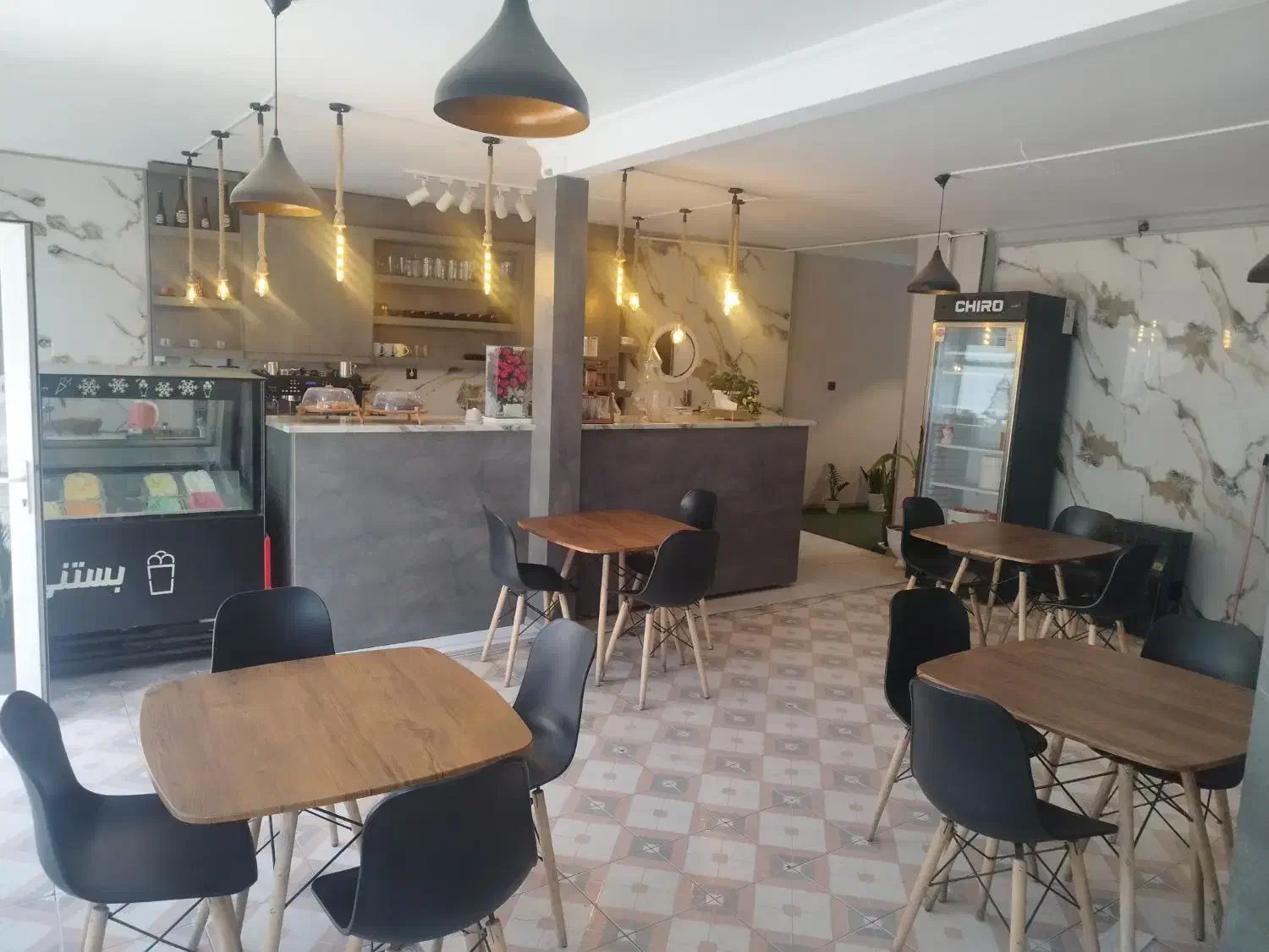 یک باب مغازه ،دو بر،واقع در خیابان امام|فروش مغازه و غرفه|الیگودرز, |دیوار