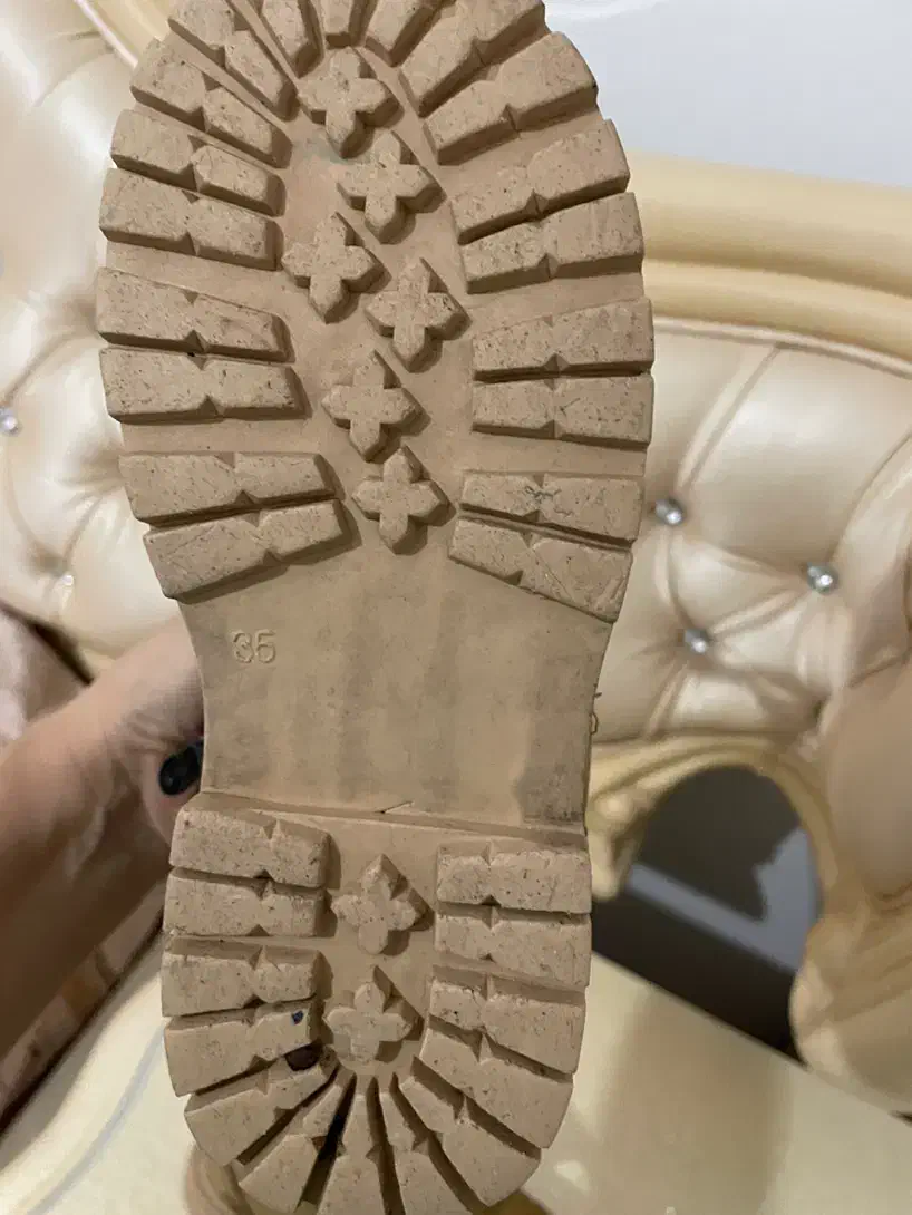 نیم بوت تیمبرلند خارجی سایز ۳۵|کیف، کفش، کمربند|خوی, |دیوار