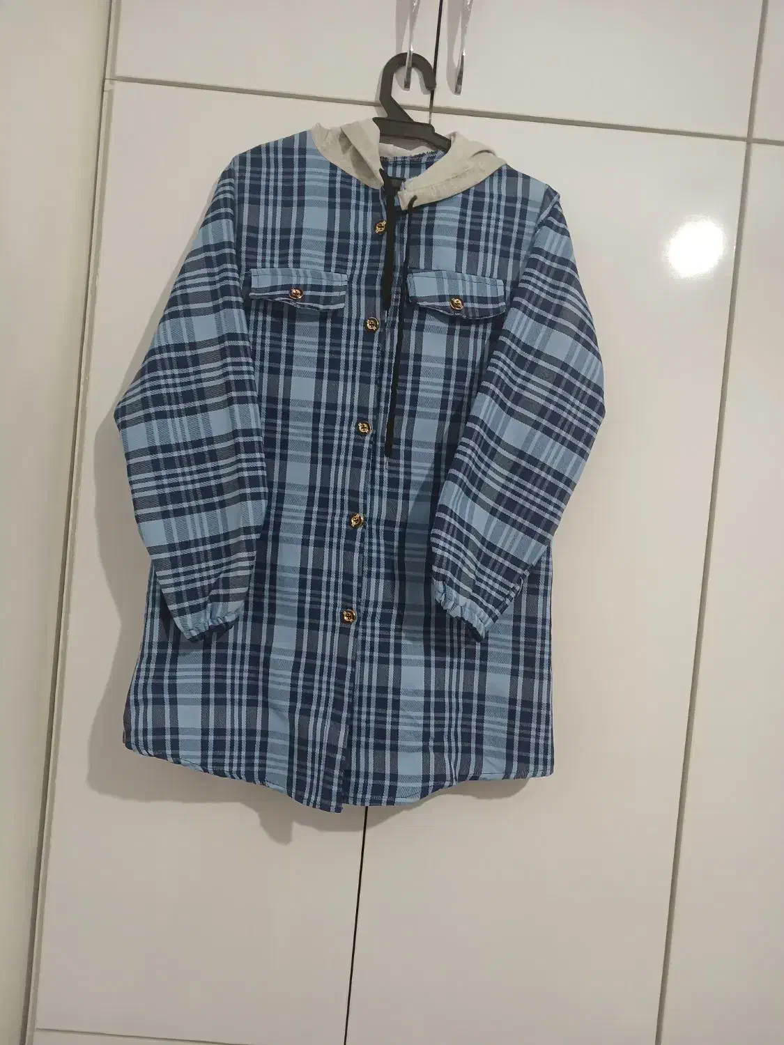 مشکی ۲۵۰سفید ۱۴۰ پالتو قرمز ۲۲۰ هزار تومان|کیف، کفش، کمربند|اسلامآباد غرب, |دیوار