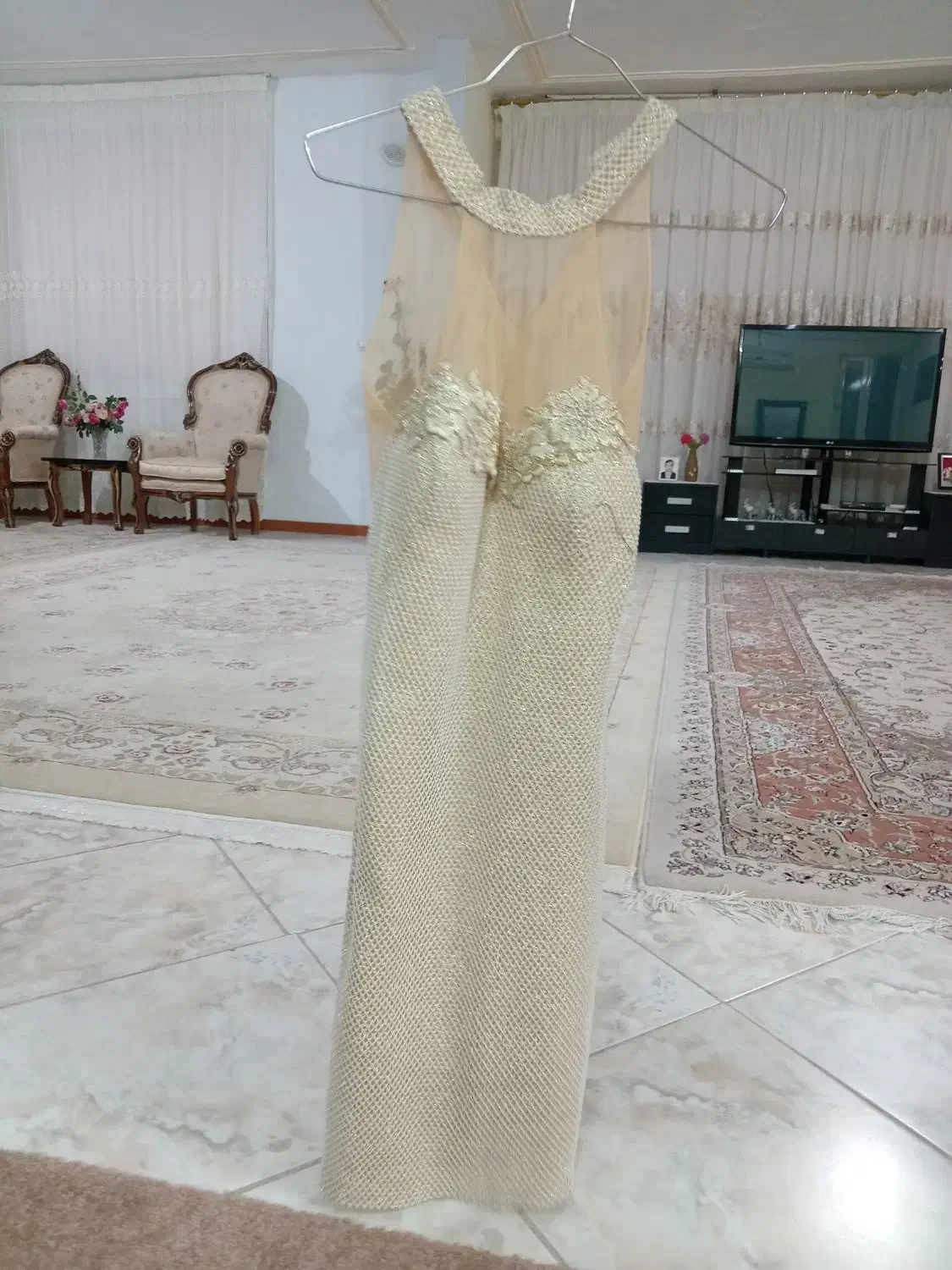 لباس مجلسی زنانه|لباس|شیروان (خراسان), |دیوار