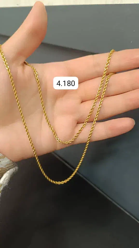 مدال ورساچ ویترینی و زنجیر|جواهرات|یاسوج, |دیوار