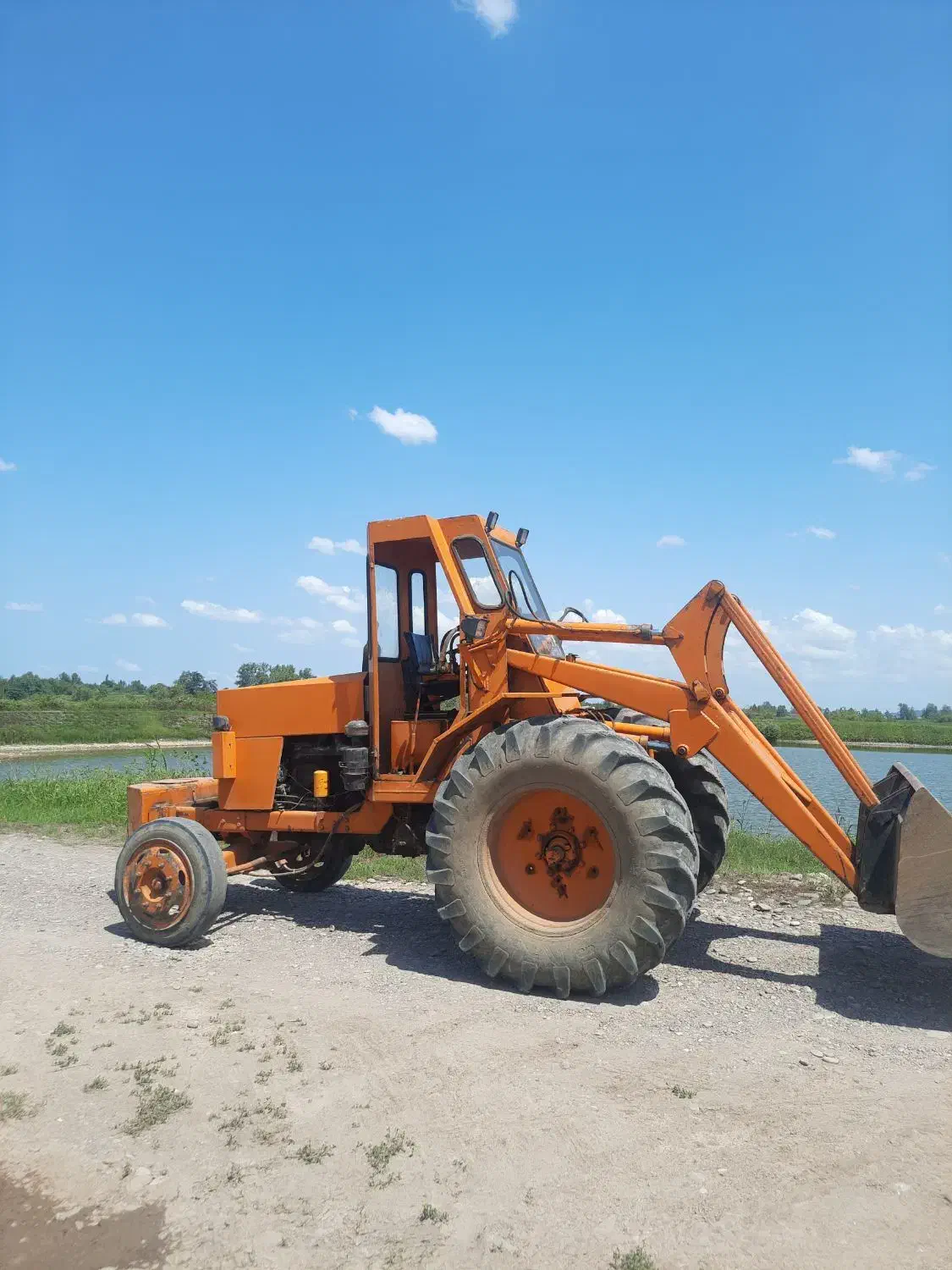 تراکتوربیل عقب مینی لودر|خودرو سنگین|رشت, گیل|دیوار