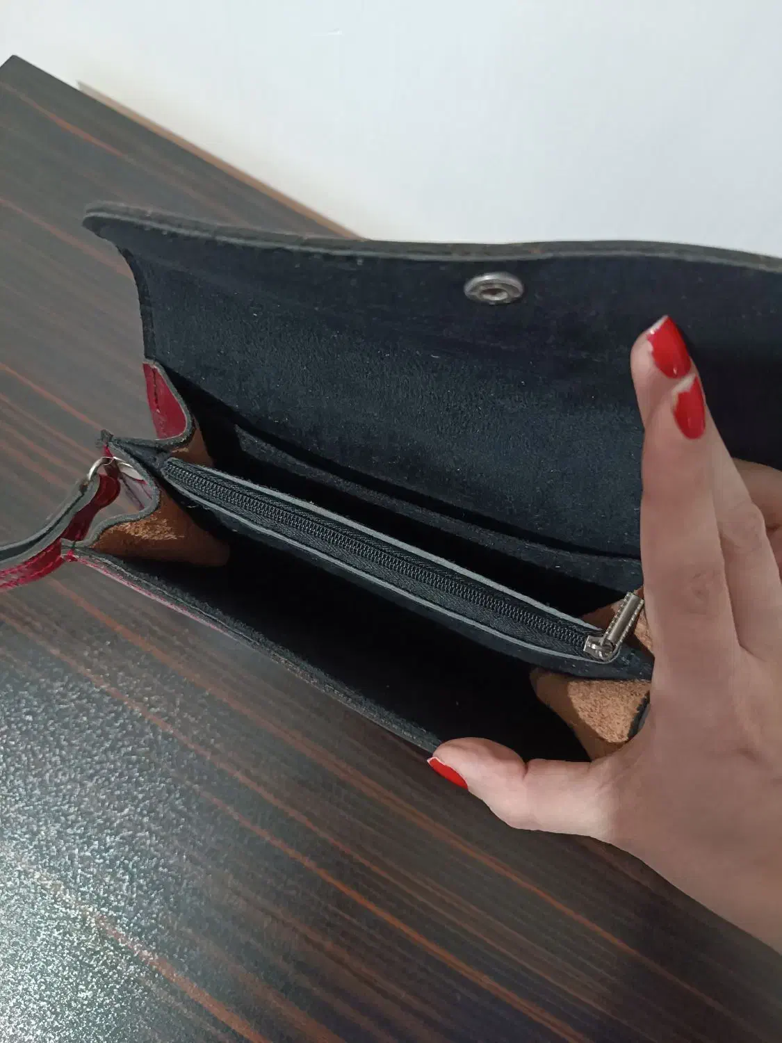 کیف|کیف، کفش، کمربند|رشت, آزادگان|دیوار