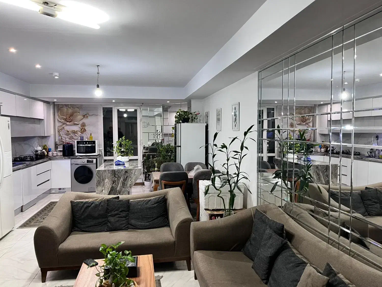 ۱۰۰متر/۲خوابه/پارکینگ سندی/فول امکانات