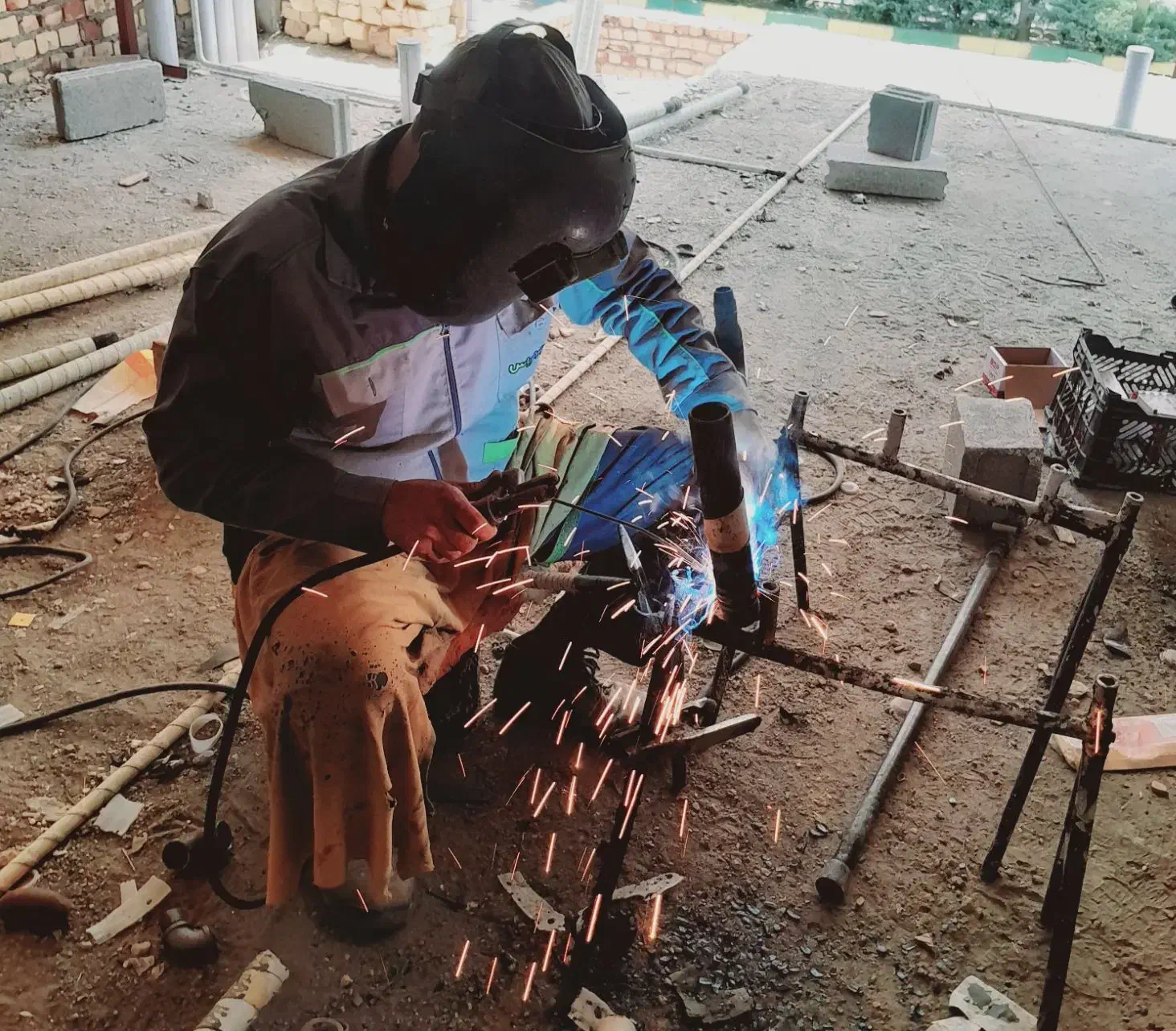 تاسیسات ساختمانی|خدمات پیشه و مهارت|کاشان, باغچه فیض|دیوار