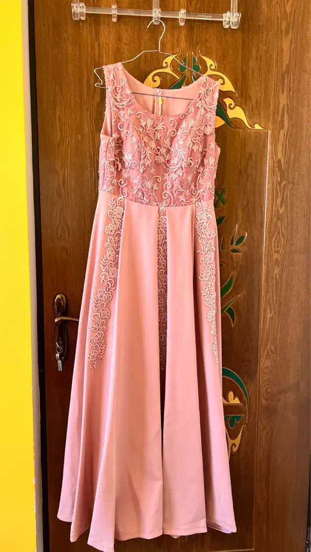 لباس مجلسی|لباس|یزد, |دیوار