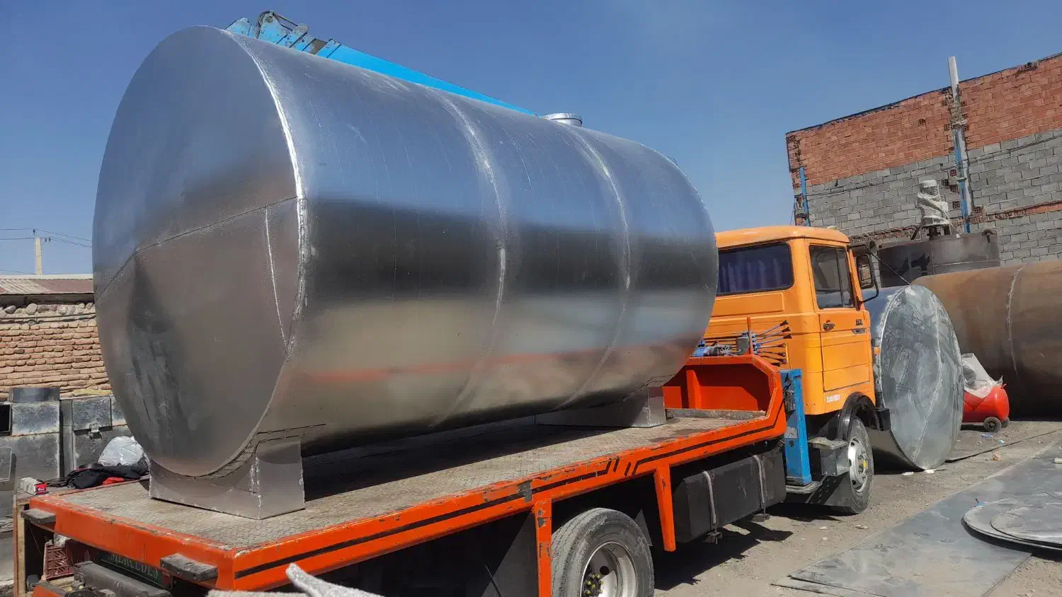 تانکر آب . مخزن آب . مخزن گازویئل|خدمات پیشه و مهارت|خسروشاه, |دیوار