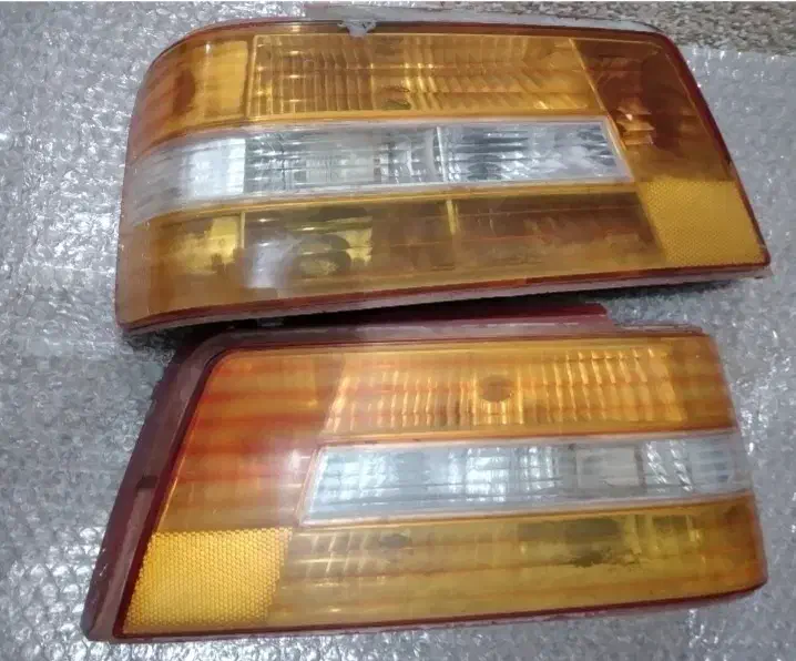 چراغ پژو 405 تیوفایو|قطعات یدکی و لوازم جانبی|دهلران, |دیوار