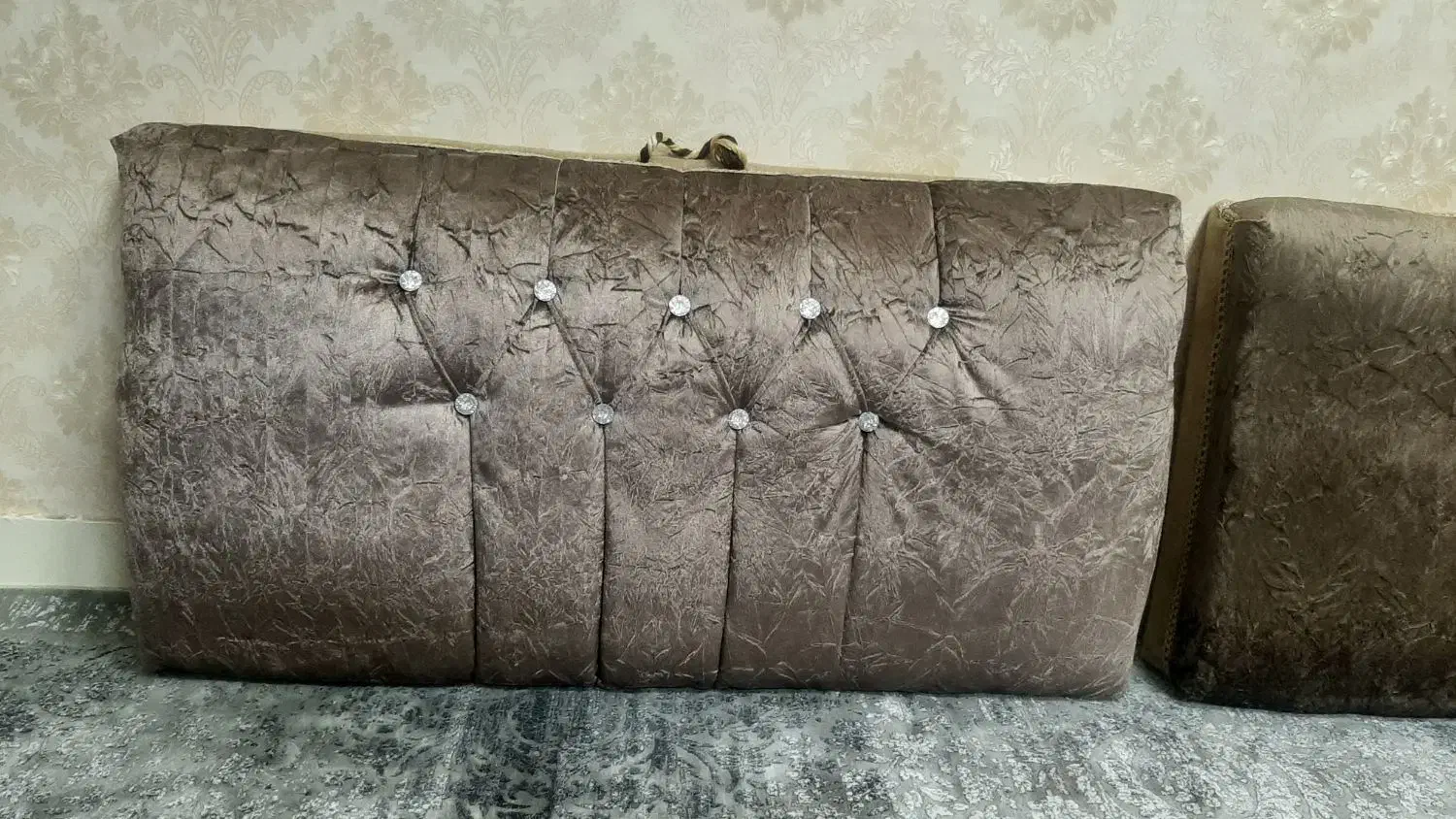 پشتی|پشتی|کوهدشت, |دیوار