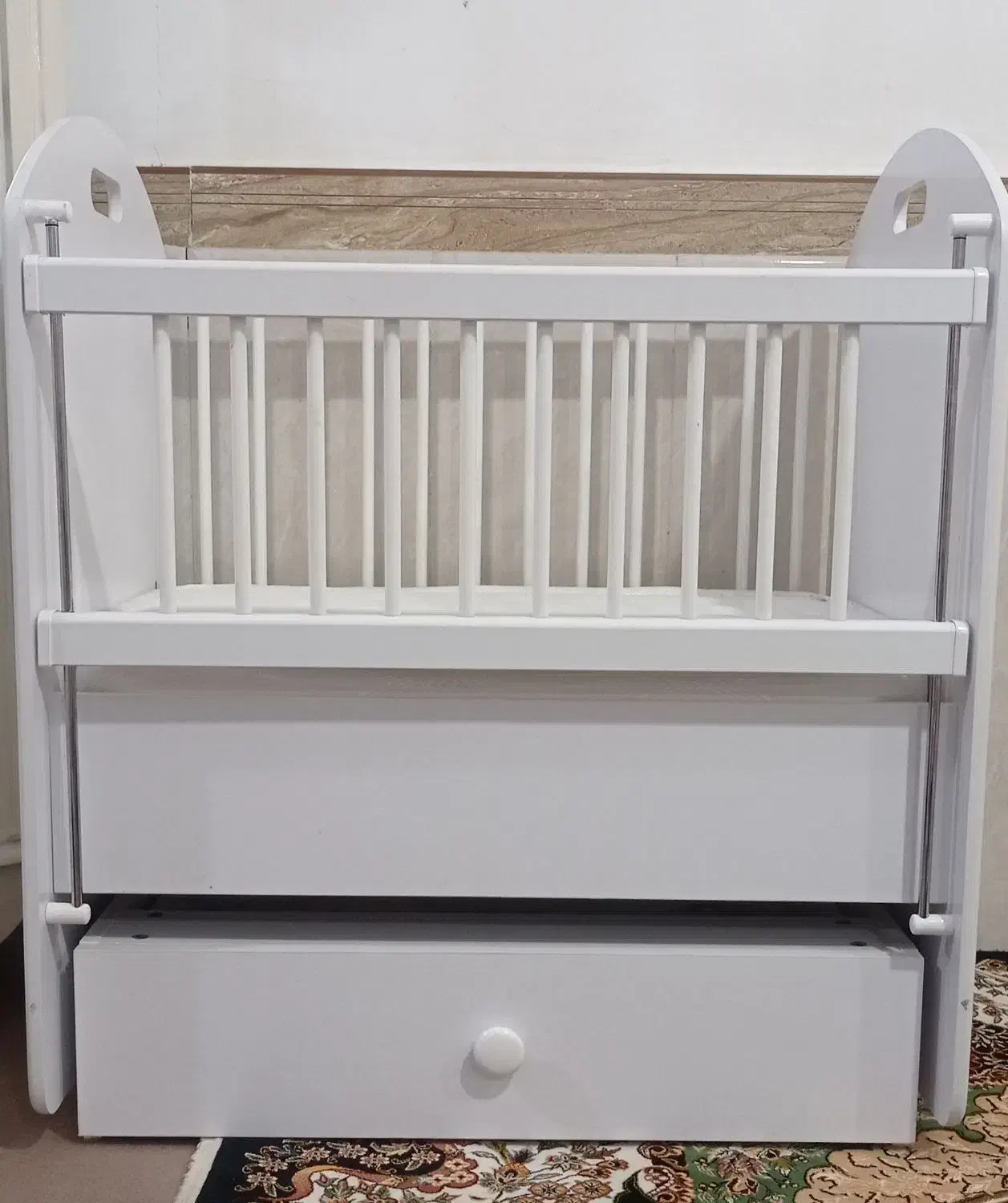 تخت نوزادی|تخت و صندلی بچه|الیگودرز, |دیوار