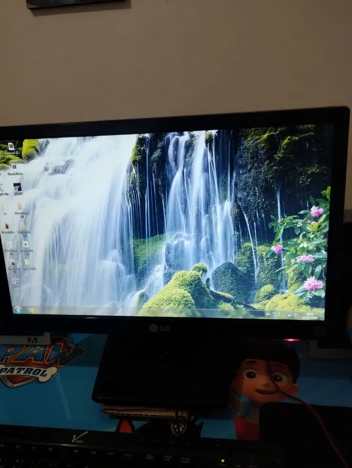 کامپیوتر کامل در حد نو|رایانه رومیزی|بروجرد, |دیوار