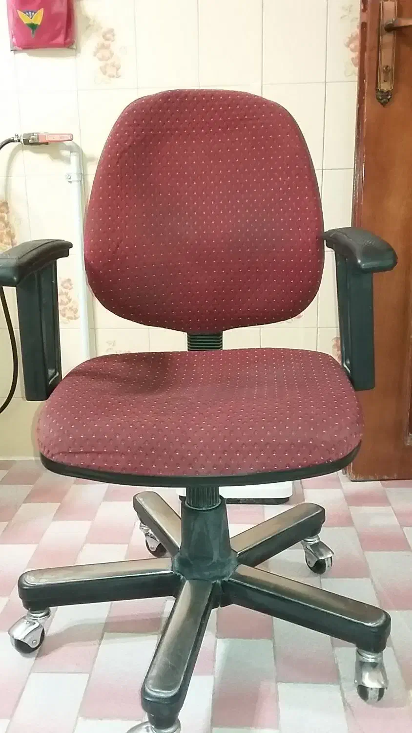 صندلی رایانه صنعت|صندلی و نیمکت|بروجرد, |دیوار