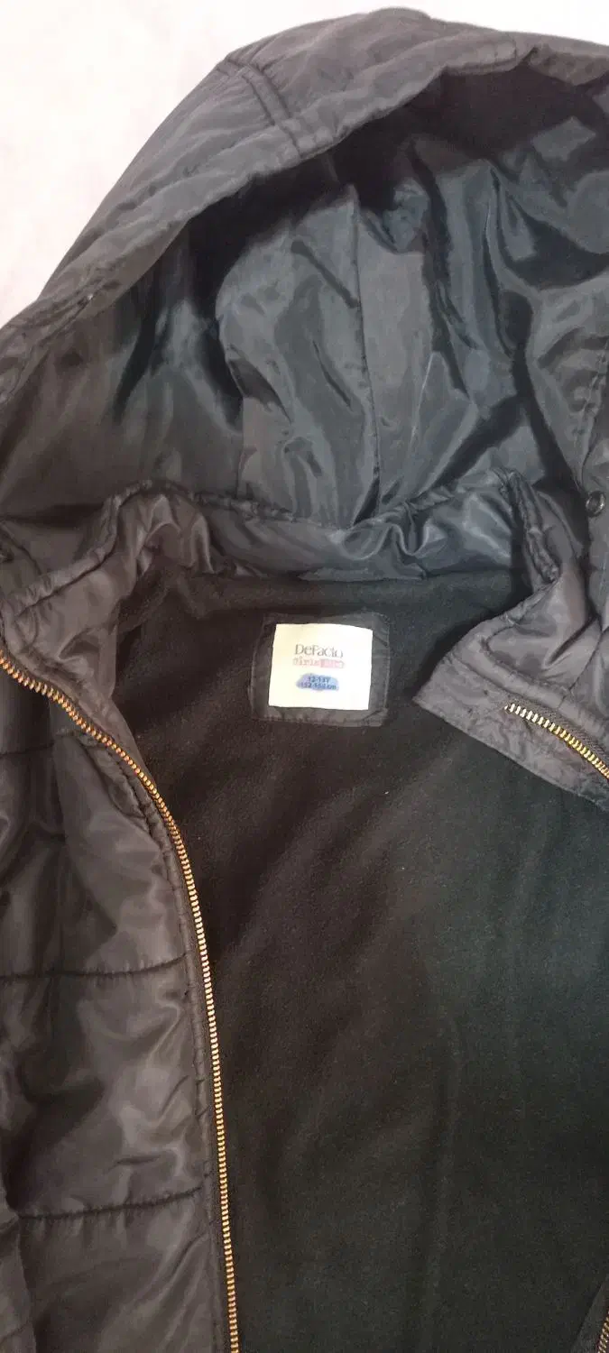 کاپشن|لباس|مشکیندشت, |دیوار