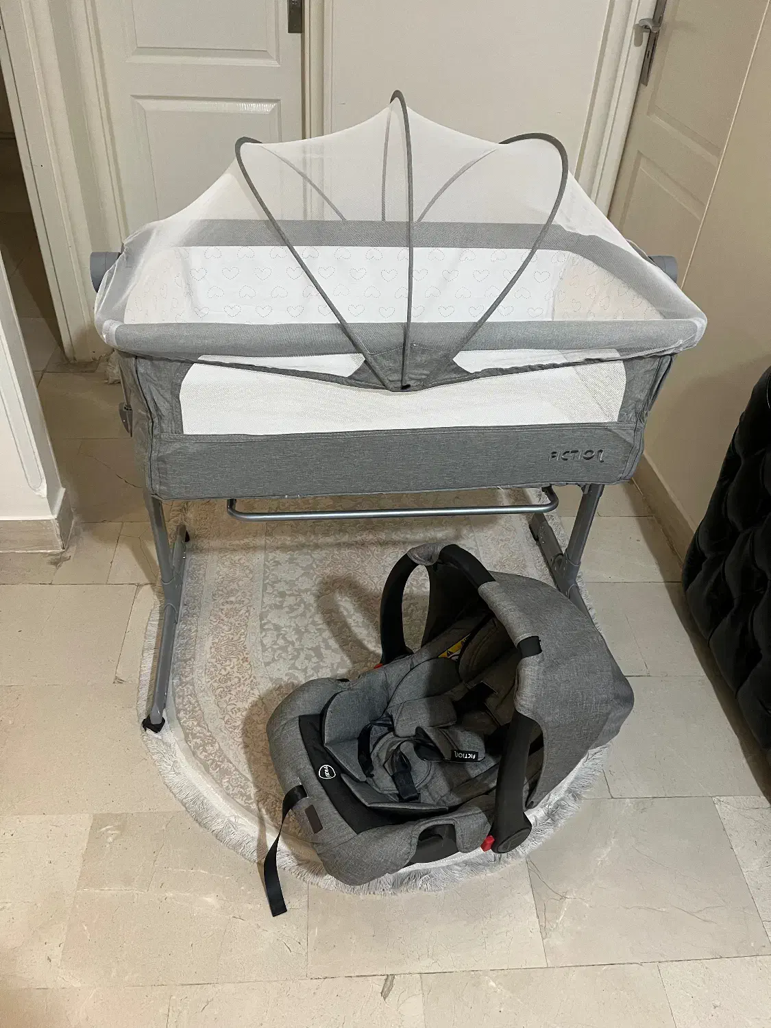 تخت کنار مادر و کریر فیکشن و صندلی ماشین گراکو|تخت و صندلی بچه|تهران, تهرانپارس غربی|دیوار