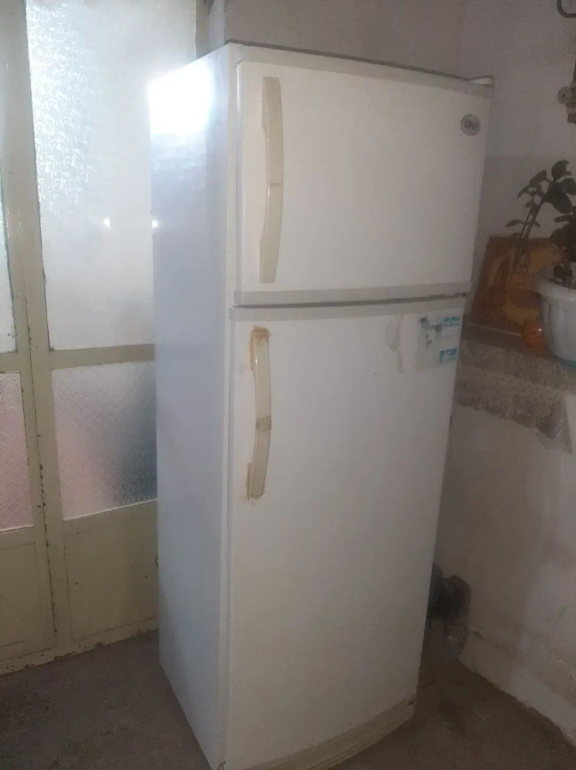 یخچال|یخچال و فریزر|لنجان, |دیوار