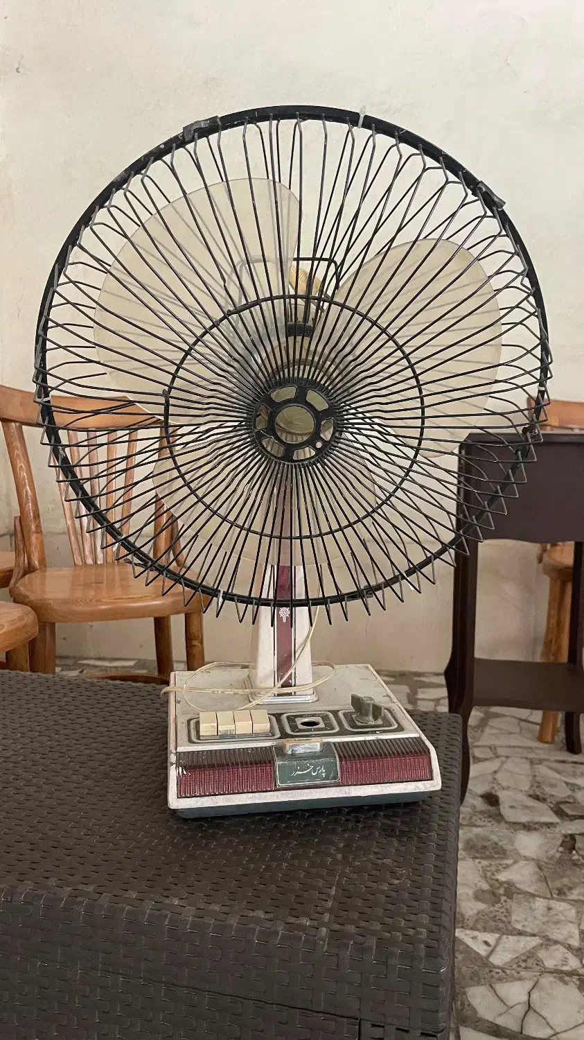 پنکه قدیمی|پنکه و تصفیه‌کنندهٔ هوا|قائم‌شهر, |دیوار