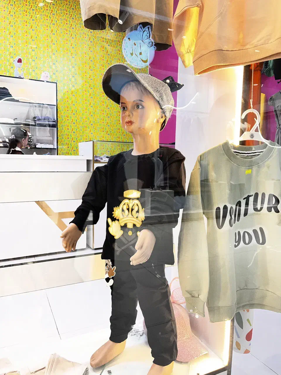 فروش مانکن و اتاق پرو و میز پیشخوان و ویترین|فروشگاه و مغازه|نیشابور, فردوس شمالی|دیوار