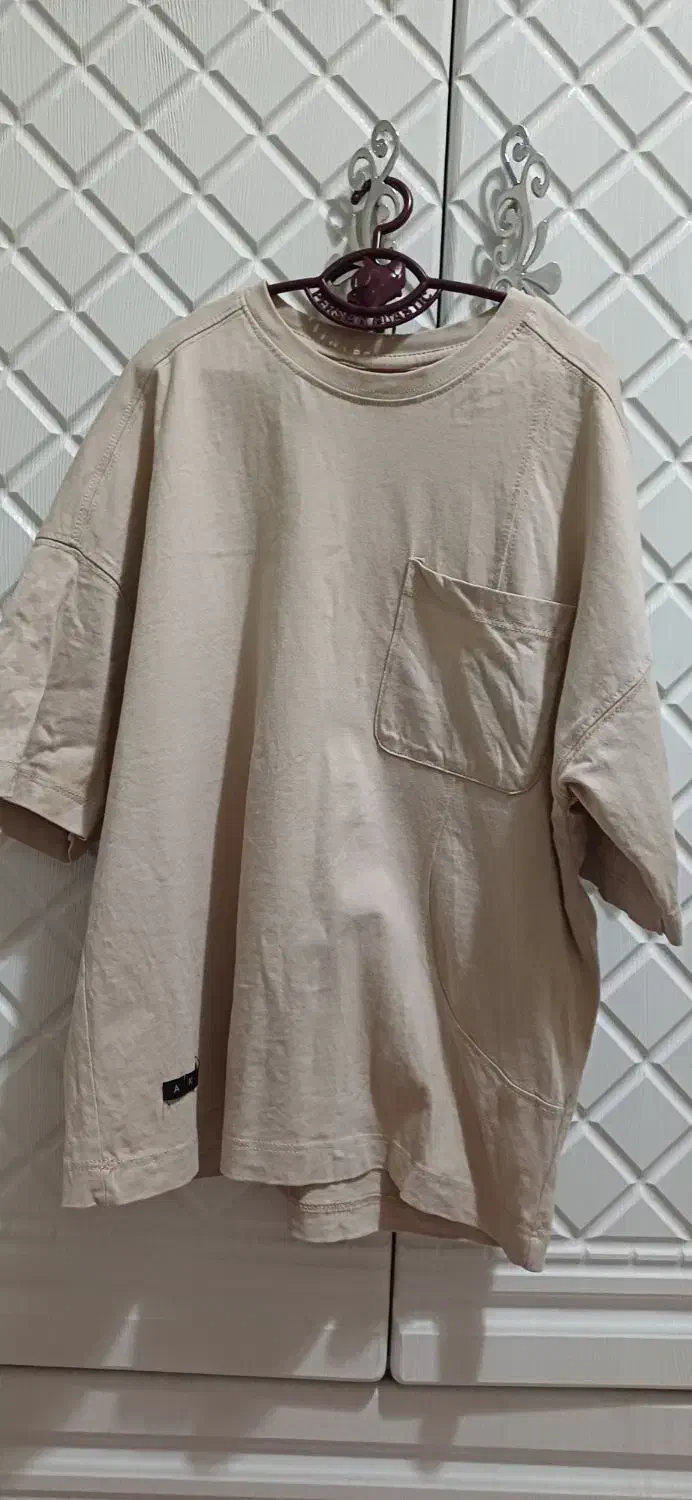 یه سری لباس بچه گانه سالم و تمیز|کفش و لباس بچه|قم, چهل درخت|دیوار