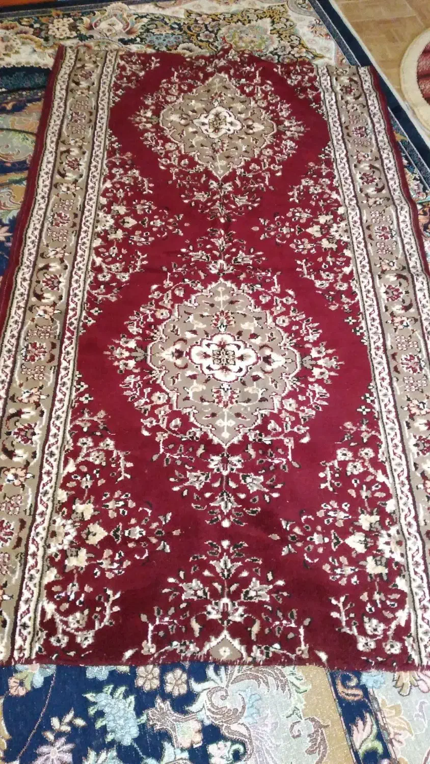 کناره سالم و در حد نو|فرش|مراغه, |دیوار