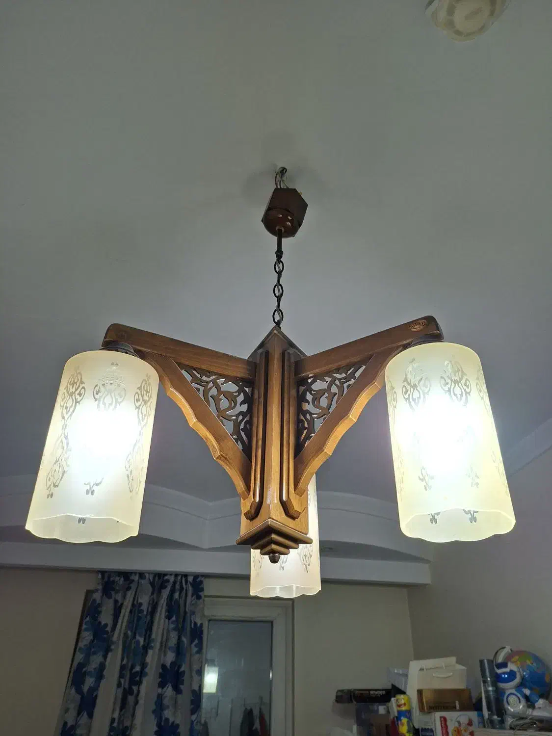 لوستر ۳ شاخه|لوستر و چراغ آویز|تهران, طرشت|دیوار