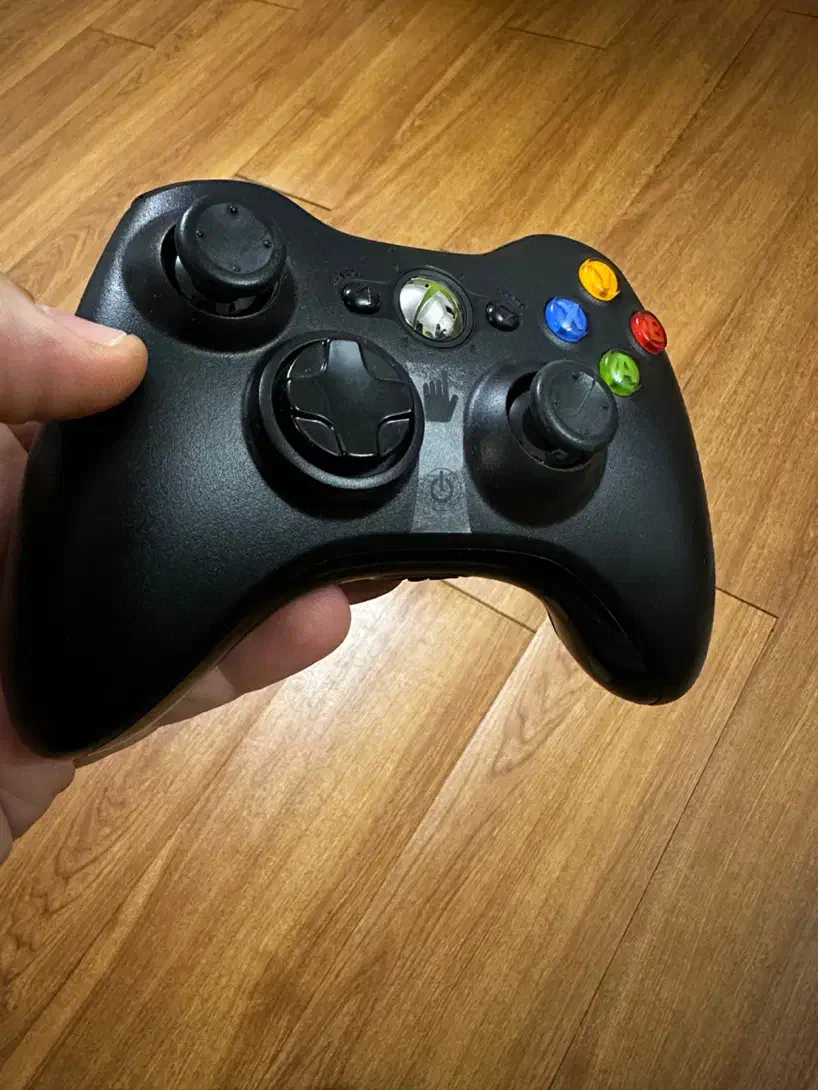 دسته اصلی روی کنسول Xbox۳۶۰|کنسول، بازی ویدئویی و آنلاین|ساری, |دیوار