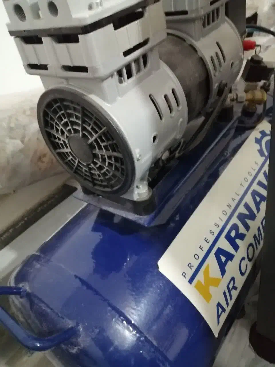 دستگاه پرکن وپرس دستمال و کمپرسور سایلنت 50 لیتری|ماشین‌آلات صنعتی|قم, عمار یاسر|دیوار