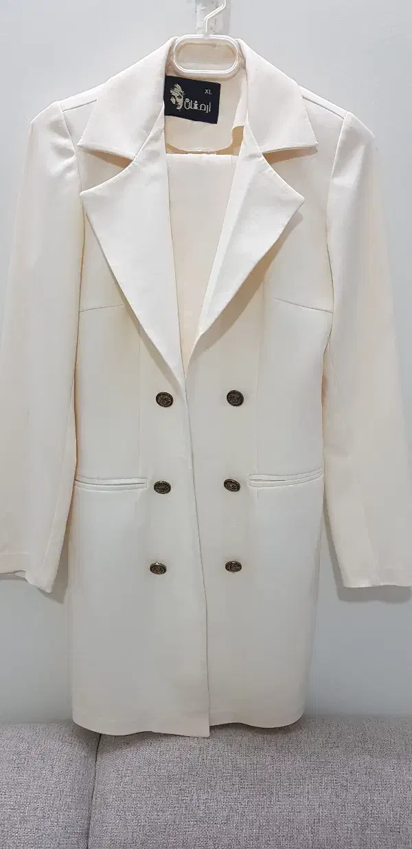 لباس مجلسی|لباس|قدس, شهرقدس|دیوار