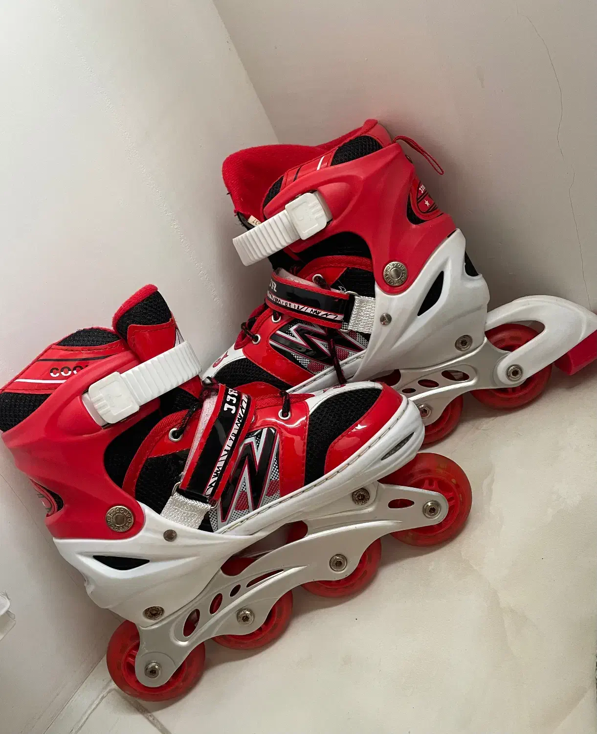 کفش اسکیتی|دوچرخه، اسکیت، اسکوتر|پاکدشت, پاکدشت (مامازند)|دیوار