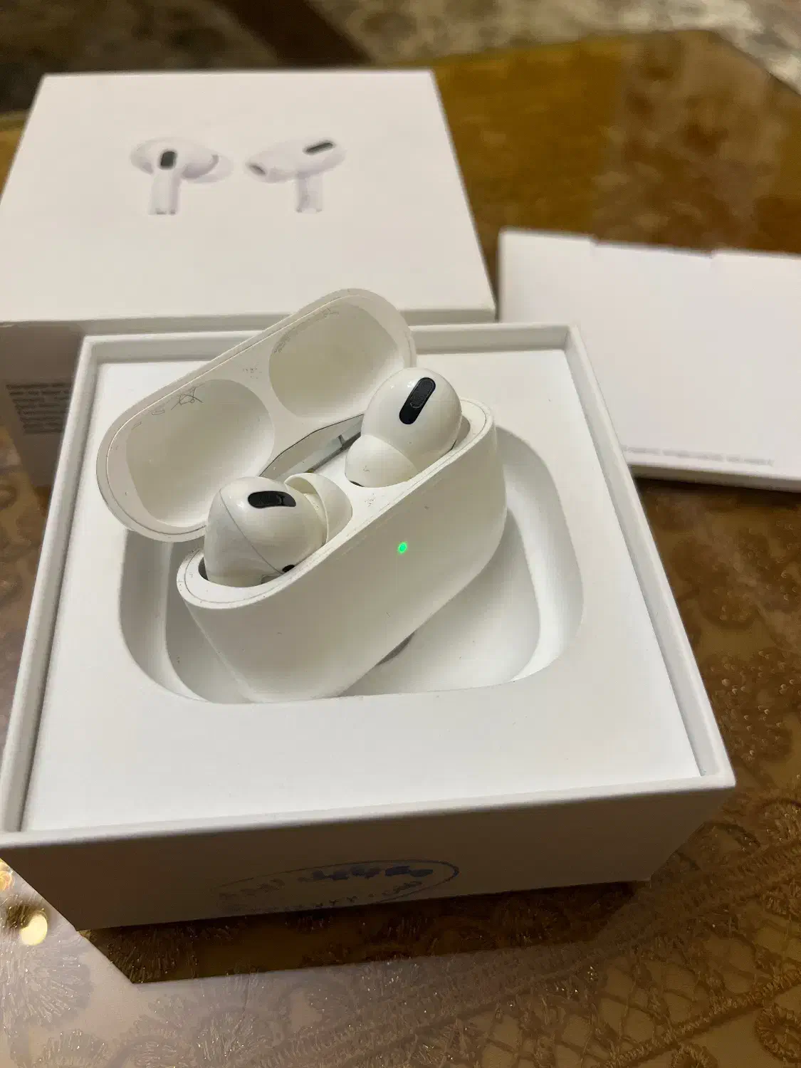 ایرپاد پرو ۱ همراه جعبه اصلی ، دو تا گوشی سالم|لوازم جانبی موبایل و تبلت|اراک, |دیوار