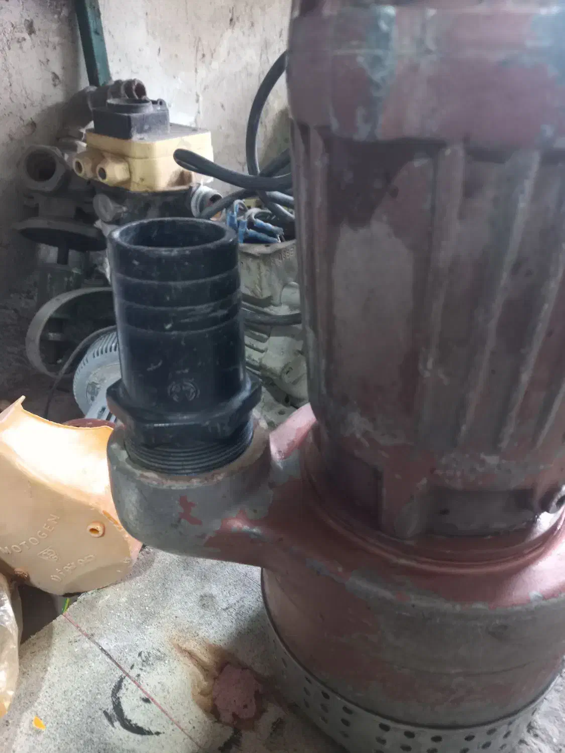 پمپ کفکش|خدمات باغبانی و درختکاری|مرودشت, شهرک مهدیه|دیوار