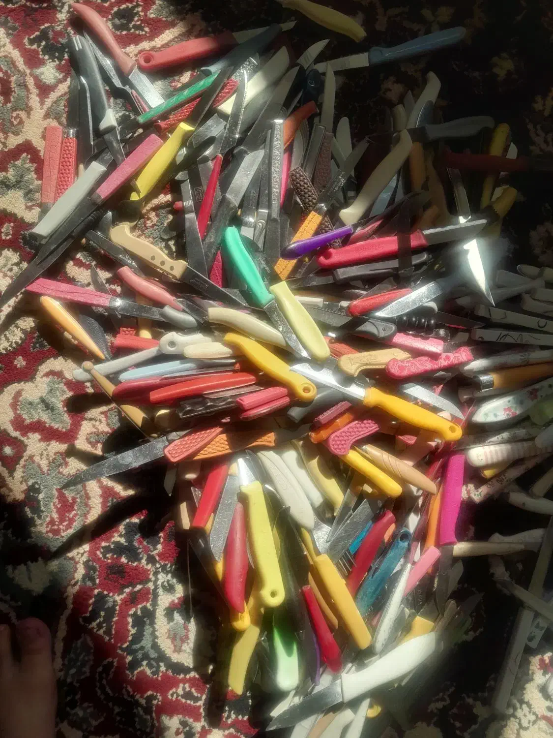 چاقو درحد نو برای پارک باغ|ظروف سرو و پذیرایی|برخوار, |دیوار