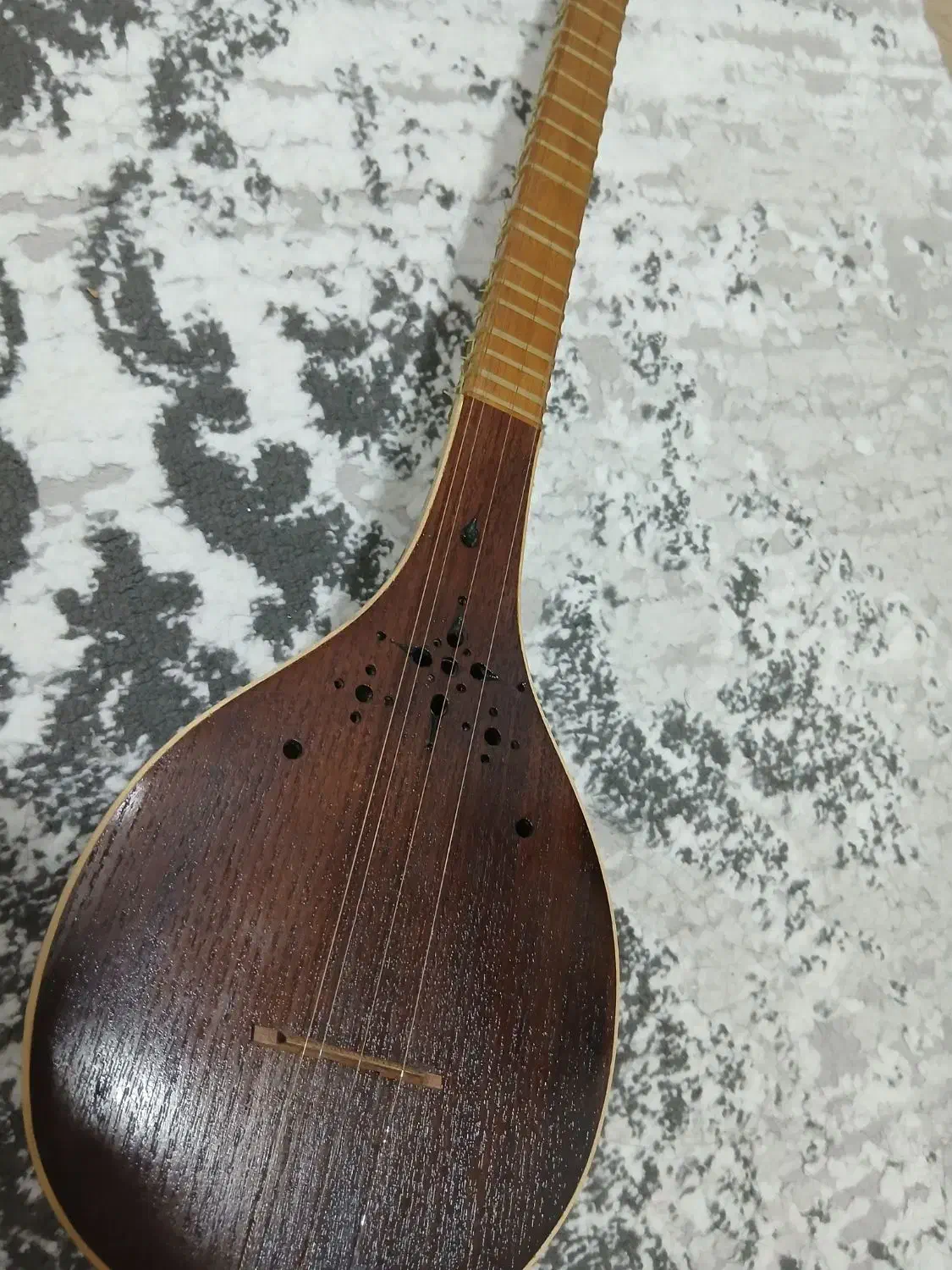 سه تار کاسه کوچک مفاخری|سازهای سنتی|آبدانان, |دیوار