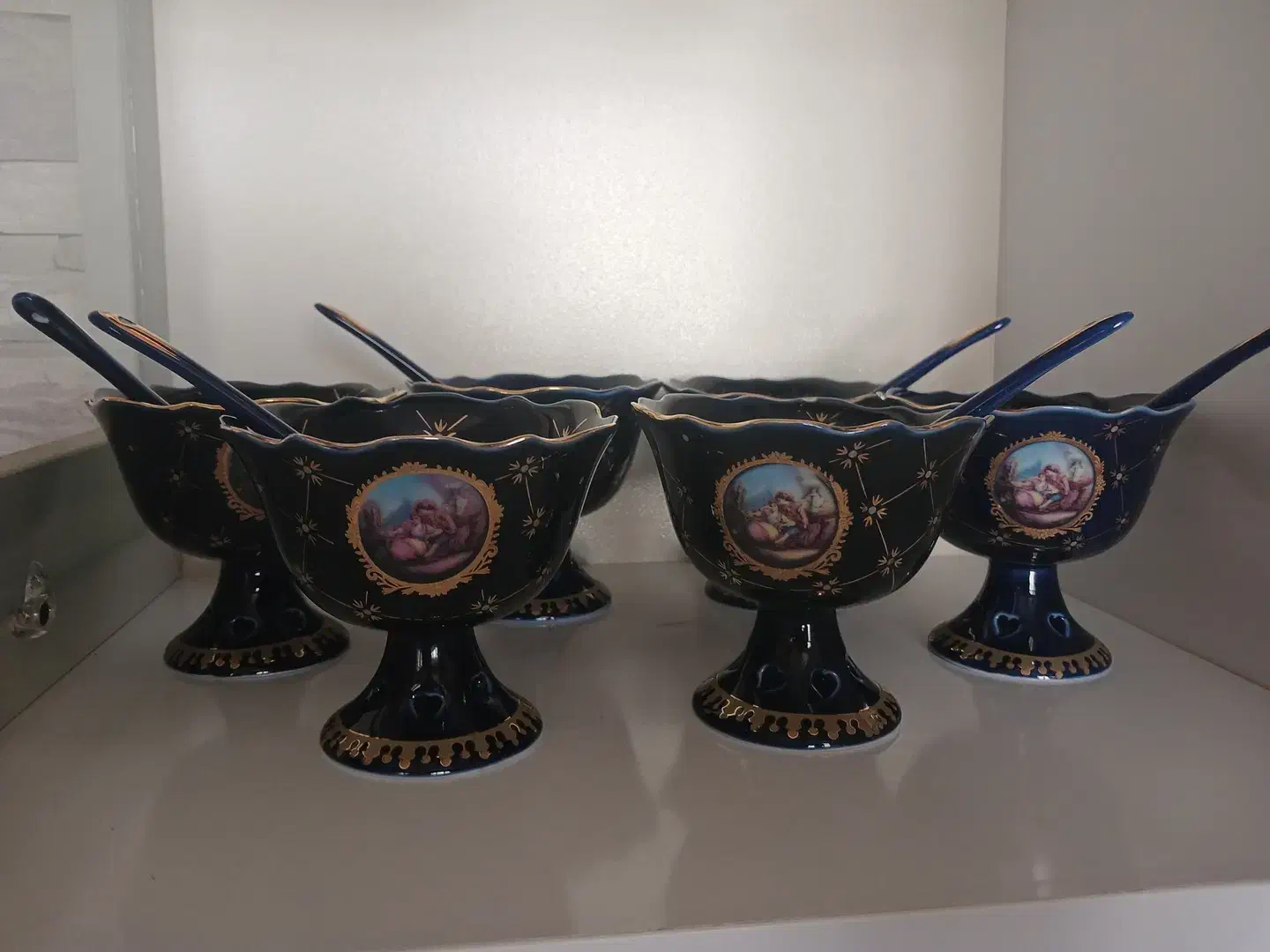 بستنی خوری لیلی و مجنون|ظروف سرو و پذیرایی|تهران, دولاب|دیوار