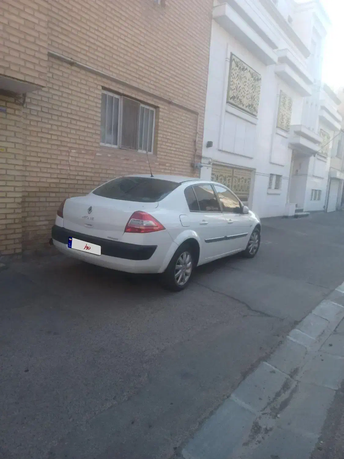 مگان ۲۰۰۰اتومات|خودرو سواری و وانت|سبزوار, قصبه اب یمین|دیوار