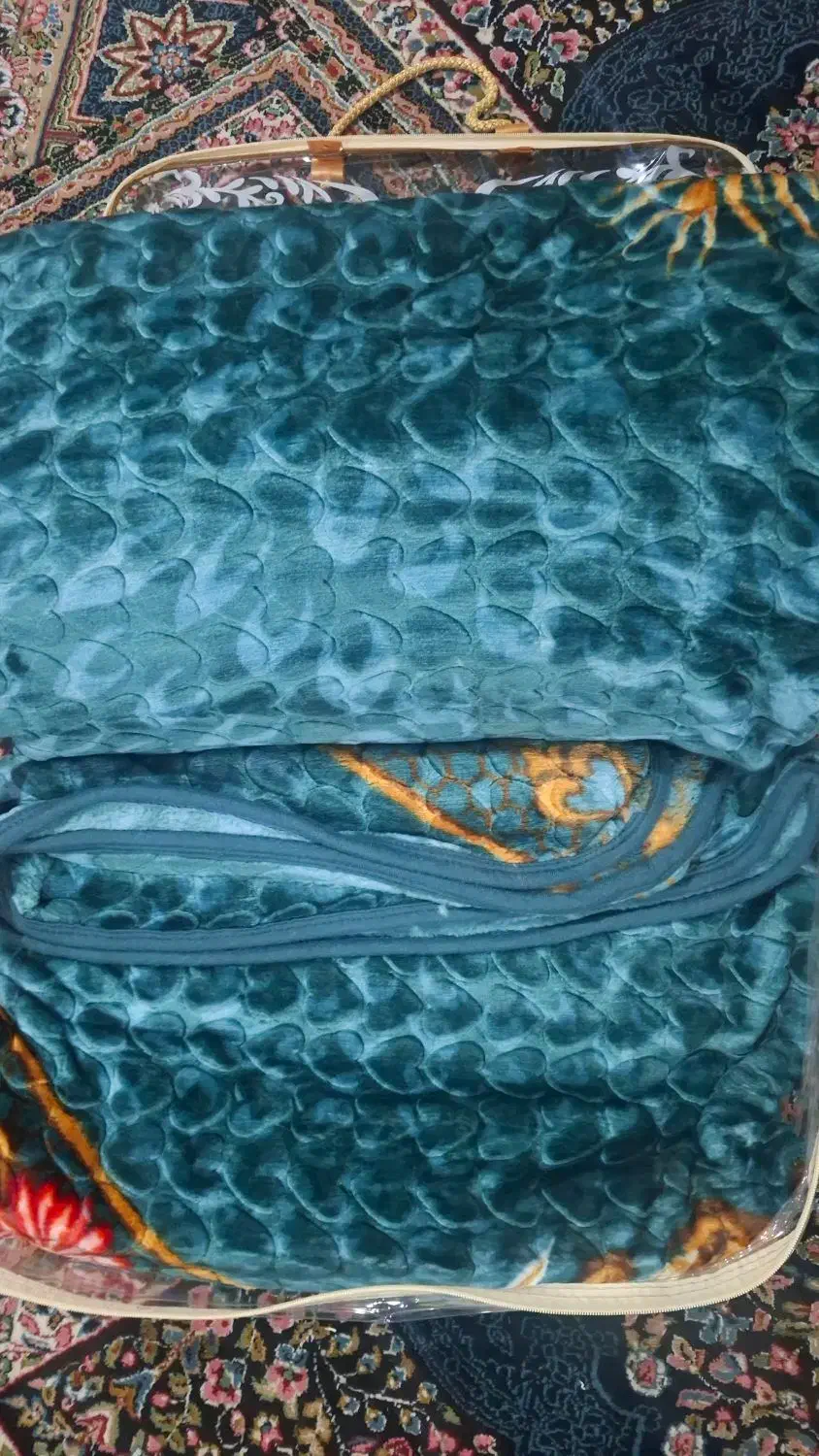 تعدادی پتو لیلیان دو نفره اصلی|رختخواب، بالش، پتو|سیرجان, |دیوار