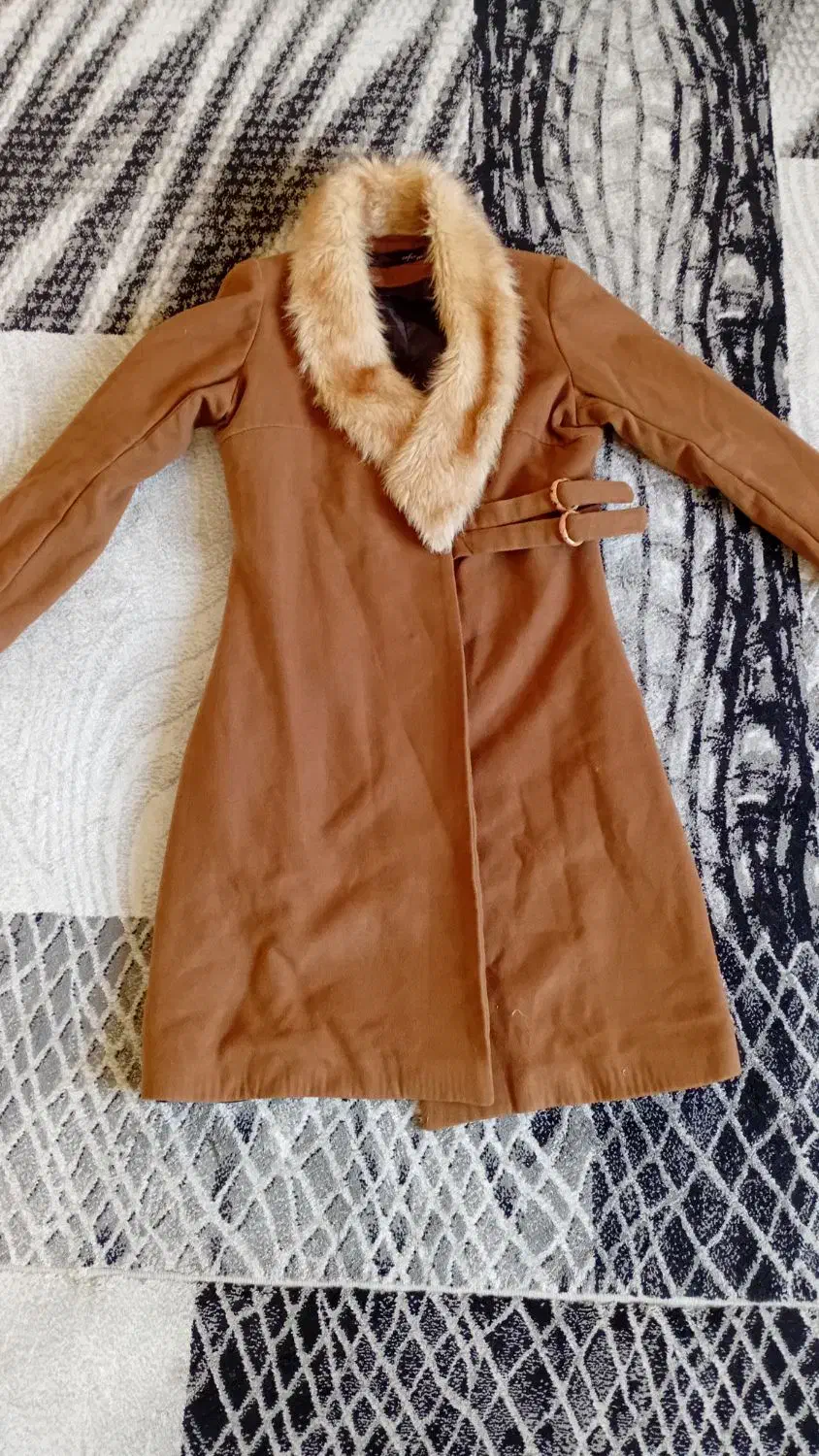 پالتو|لباس|رودهن, |دیوار