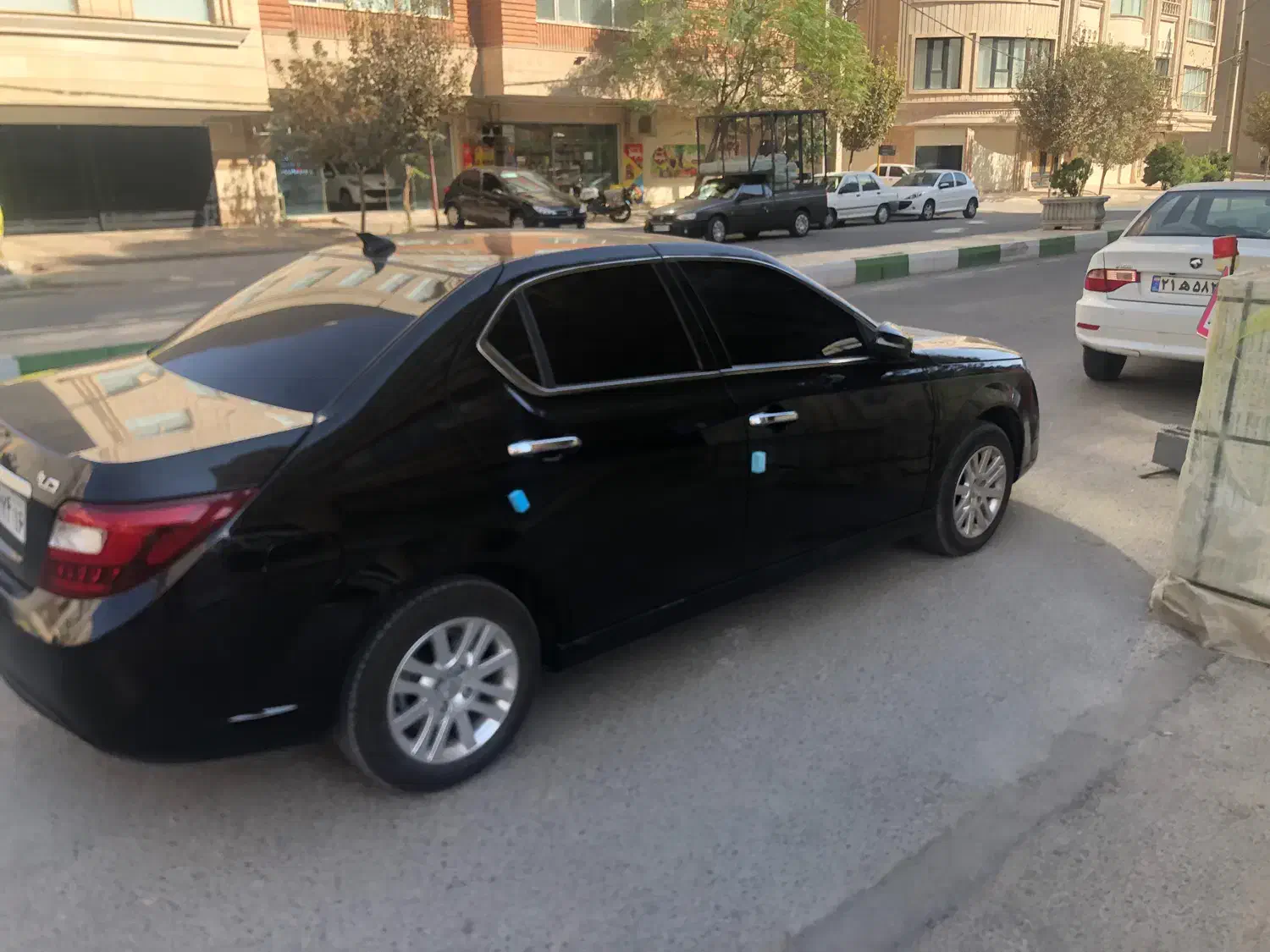 دنا پلاس بی رنگ به شرط|خودرو سواری و وانت|قم, بنیاد|دیوار