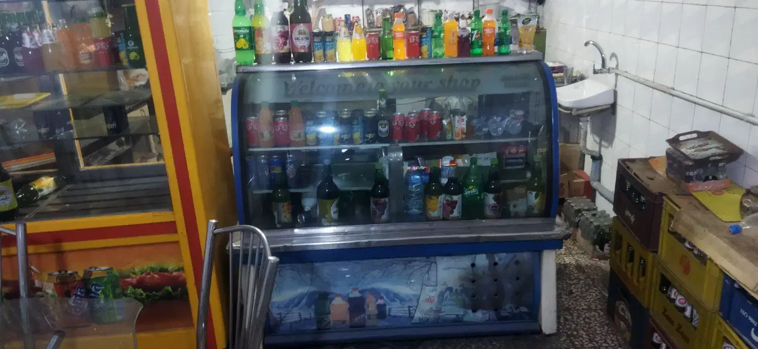 فریزر بستنی، یخچال ویترینی ،فر ساندویچ و کالباس بر|کافی‌شاپ و رستوران|ایلخچی, |دیوار