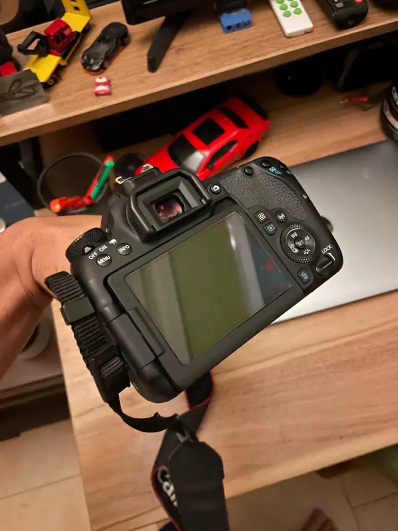 کنون ۷۷d|دوربین عکاسی و فیلمبرداری|رشت, گلسار|دیوار