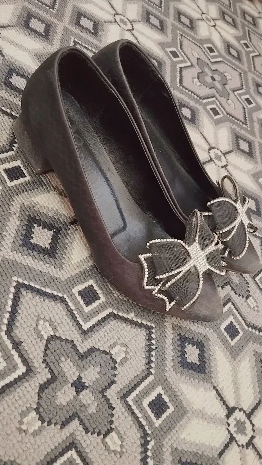 کفش|کیف، کفش، کمربند|تربتحیدریه, آغوی|دیوار