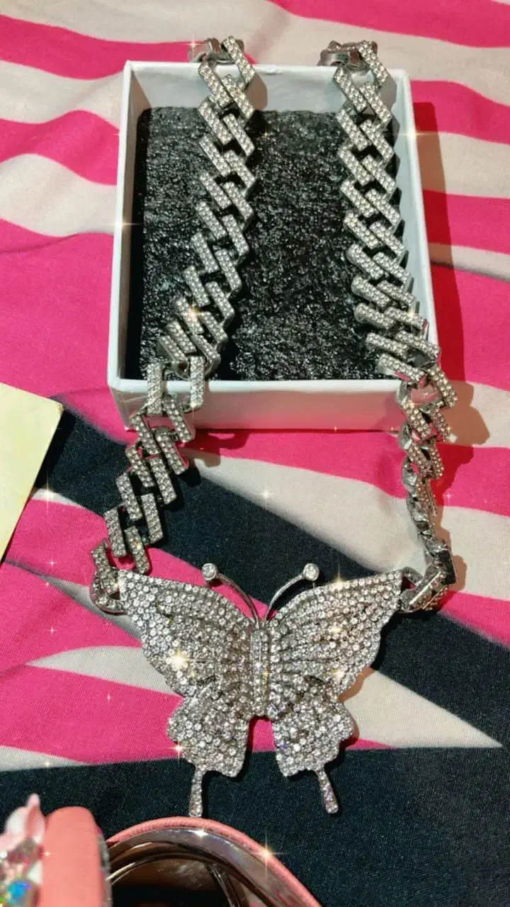 بدلیجات باربی اکبندسواروسکی از ایتالیا|بدلیجات|تهران, تهرانپارس غربی|دیوار