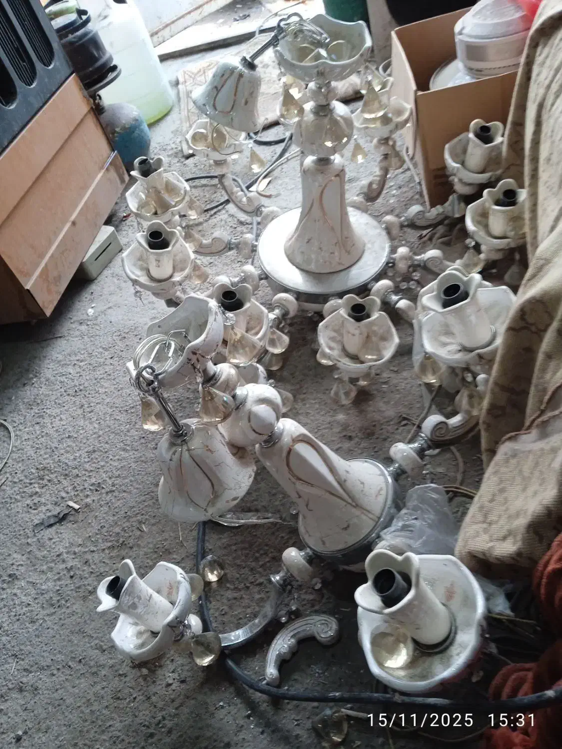 ۲عدد لوستر برنزو مخلوطی از برنز وچینی اصل|لوستر و چراغ آویز|ارومیه, |دیوار