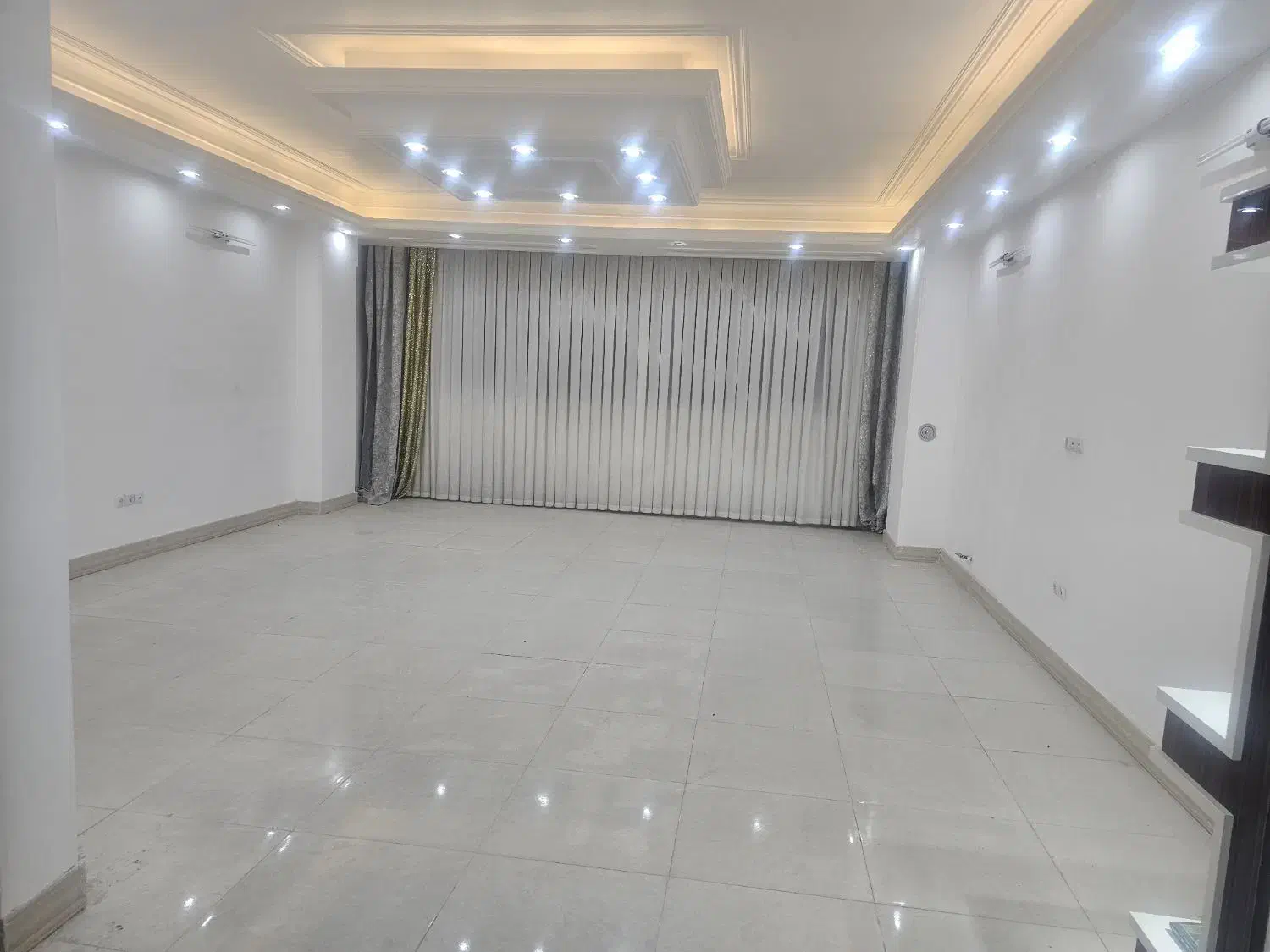 واحد 120 متری حکمت شمالی بر خیابان 20 متری|فروش آپارتمان|قم, حقیقت|دیوار