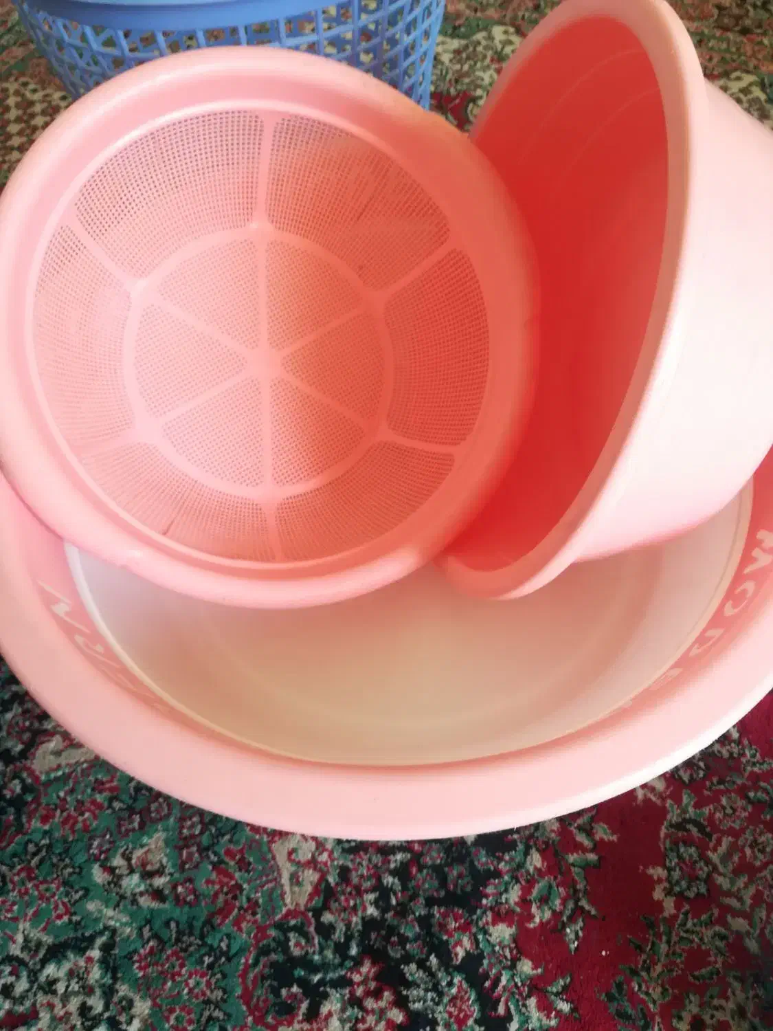 تشت و آبکش|ظروف نگهدارنده، پلاستیکی، یک‌بارمصرف|یزد, |دیوار